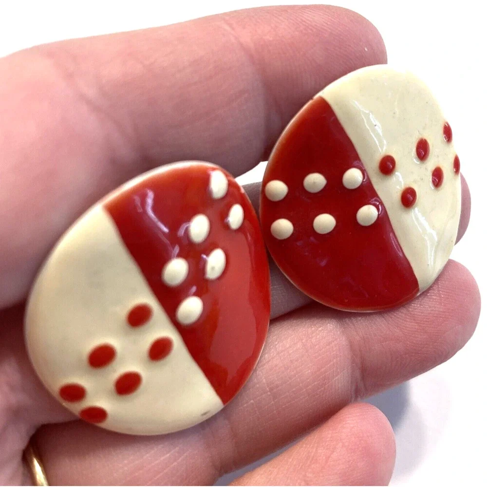 Vintage Clip On Earrings Red & White Enamel on Metal Rounds Mod 1960's Fashion